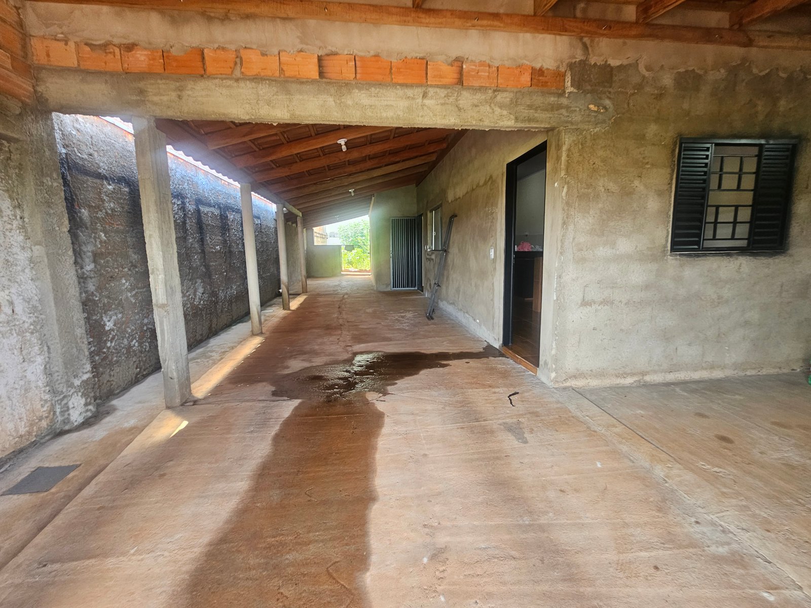 VENDE-SE CASA NO JARDIM VITÓRIA