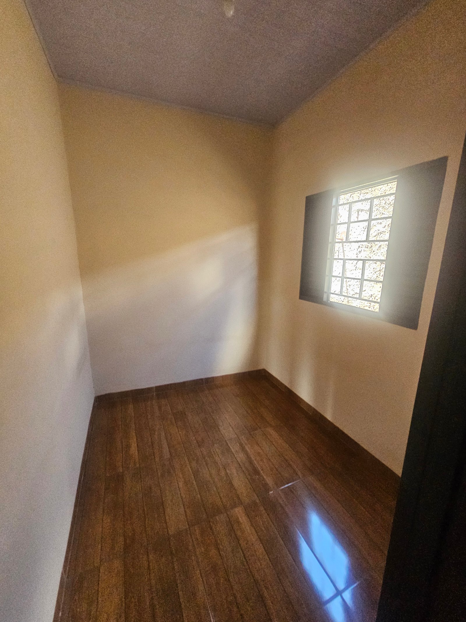 VENDE-SE CASA NO JARDIM VITÓRIA